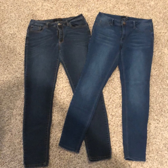 KanCan Denim - 2 Prs of Sz 30 Skinny Jeans. KanCan and 1822 Denim